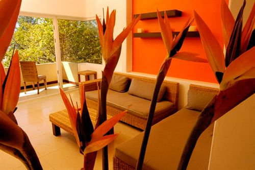 فندق Las Flores Resort