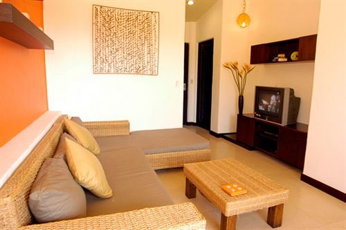 فندق Las Flores Resort