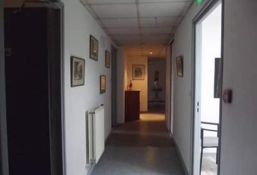 ホテル Hôtel Restaurant Le Hauteville