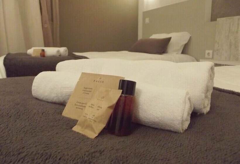 ホテル Hôtel Restaurant Le Hauteville