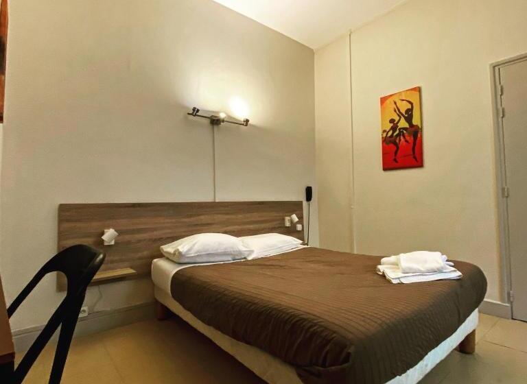 호텔 Le Midi Clermont Cournon