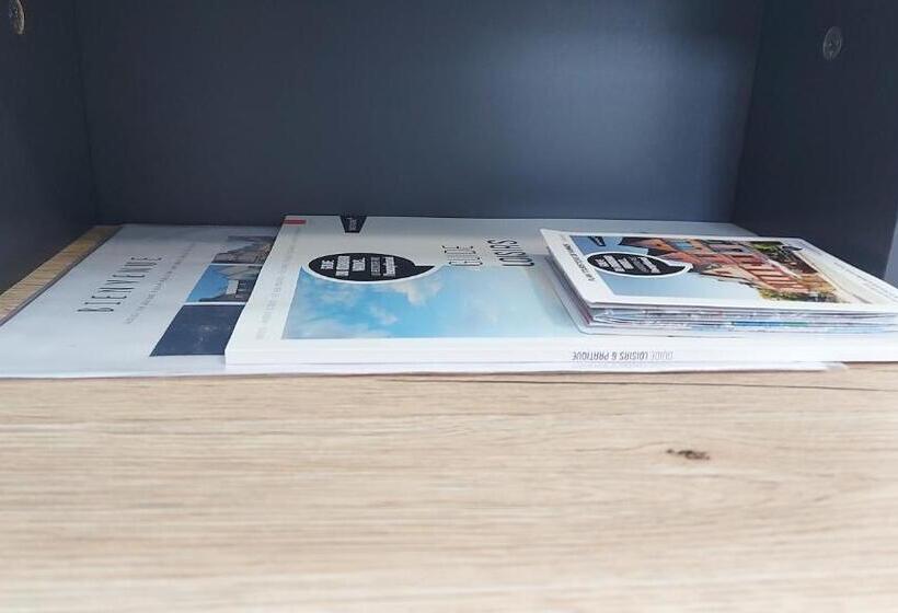 Отель Logis Hôtel Vannes Nord Le Clos Des Hortensias