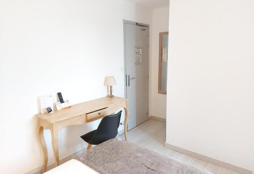 Отель Logis Hôtel Vannes Nord Le Clos Des Hortensias