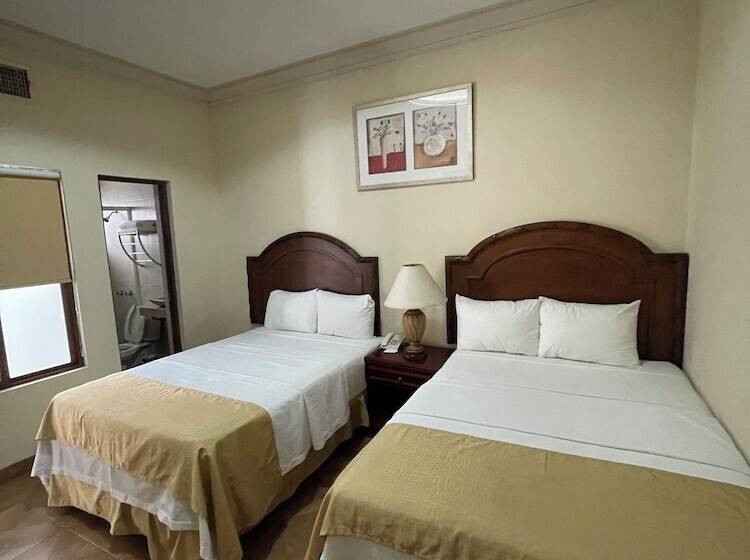 בית מלון כפרי Plaza Express