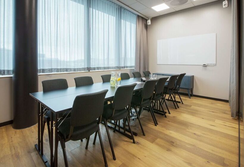 ホテル Scandic Flesland Airport