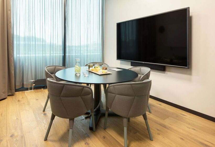 ホテル Scandic Flesland Airport