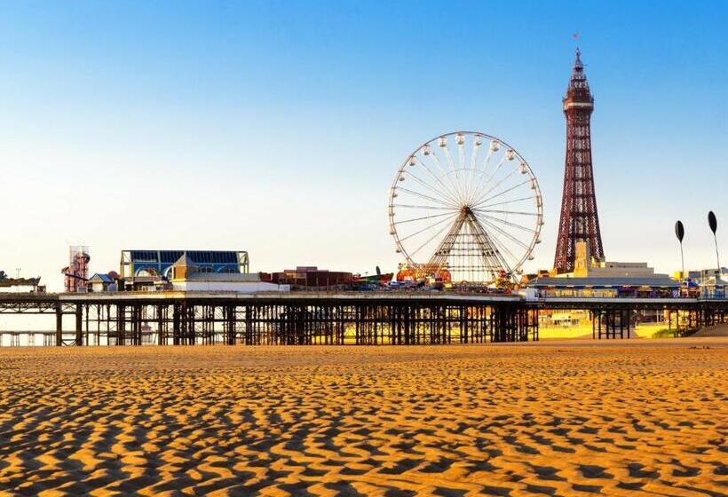 Отель The Royal Alexandra