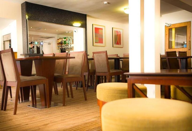 Отель The Royal Alexandra