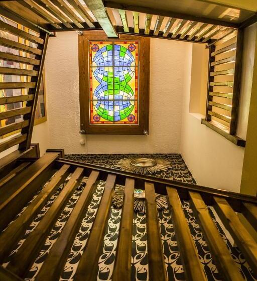 Отель The Royal Alexandra