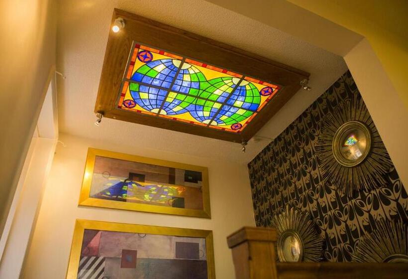 Отель The Royal Alexandra