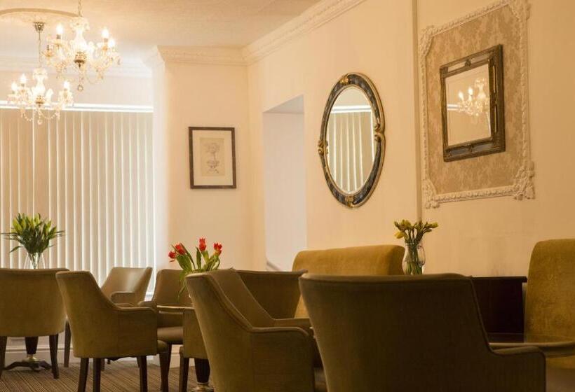 Отель The Royal Alexandra