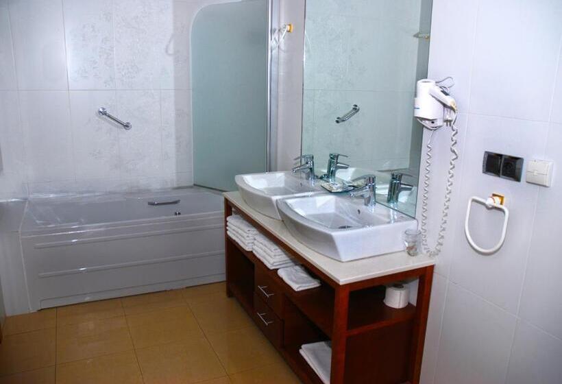 בית מלון כפרי Villa De Cacabelos