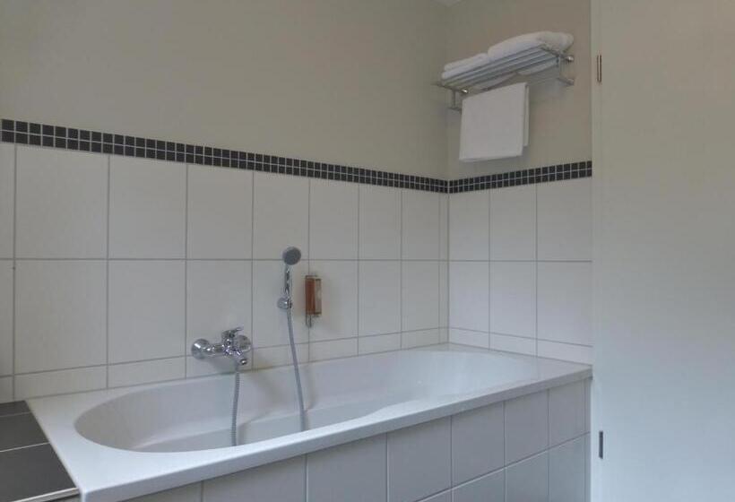 בית מלון כפרי Villa Waldfrieden   Design Trifft Budget