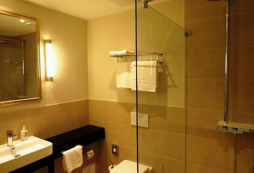 בית מלון כפרי Villa Waldfrieden   Design Trifft Budget