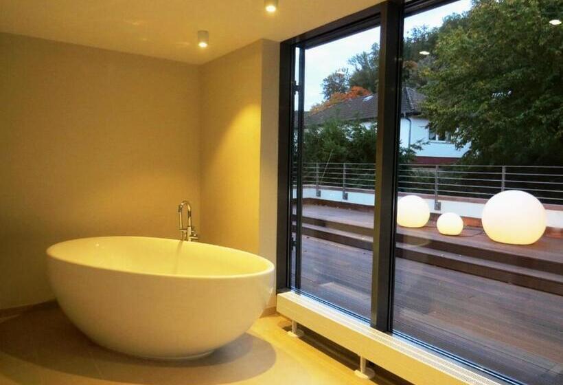 בית מלון כפרי Villa Waldfrieden   Design Trifft Budget