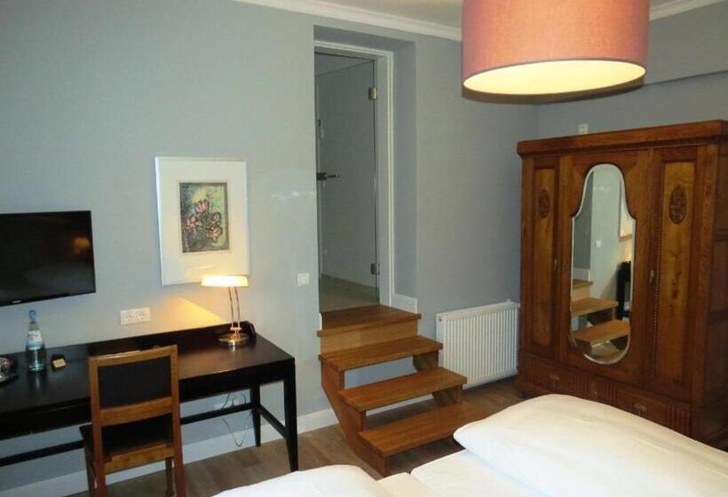 בית מלון כפרי Villa Waldfrieden   Design Trifft Budget