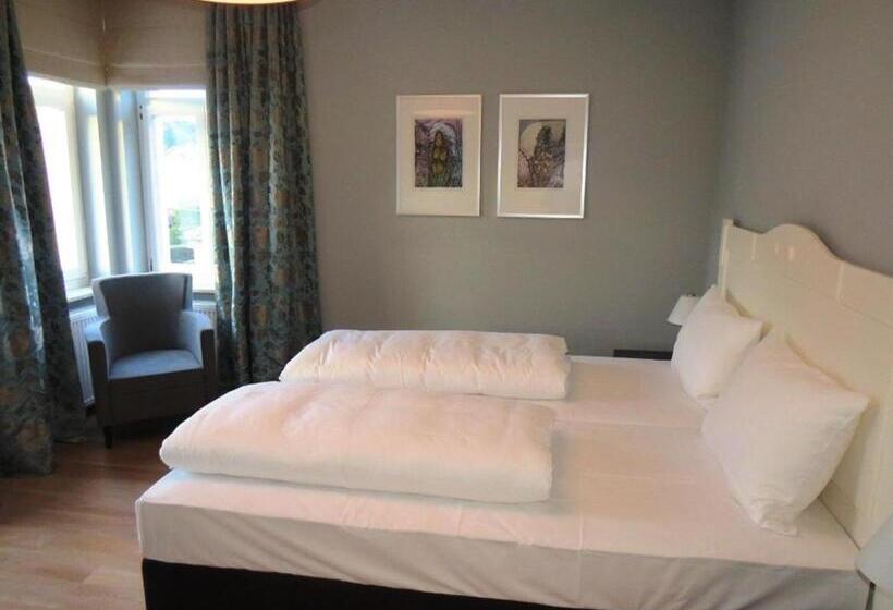 בית מלון כפרי Villa Waldfrieden   Design Trifft Budget