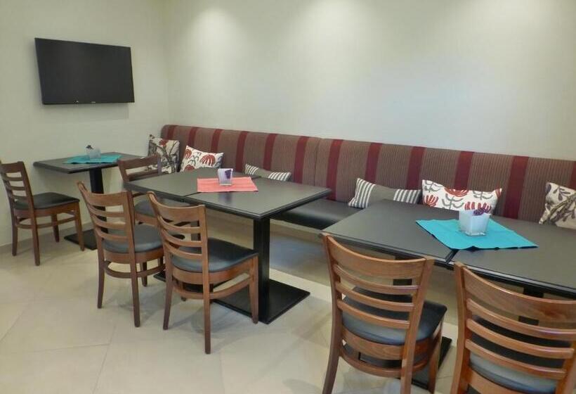 בית מלון כפרי Villa Waldfrieden   Design Trifft Budget