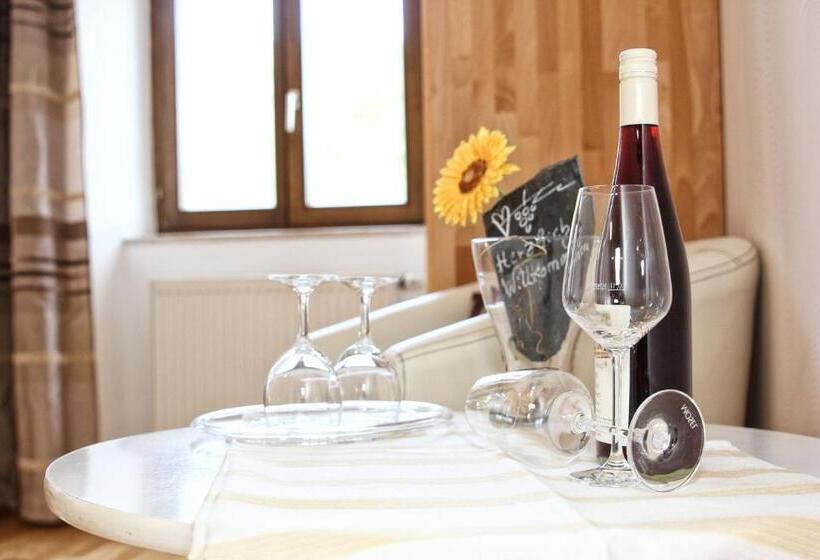 Отель Weingut  Moselloreley