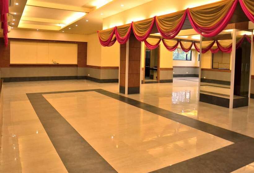 Max Hotels Prayagraj