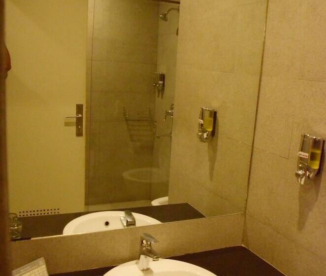 Max Hotels Prayagraj