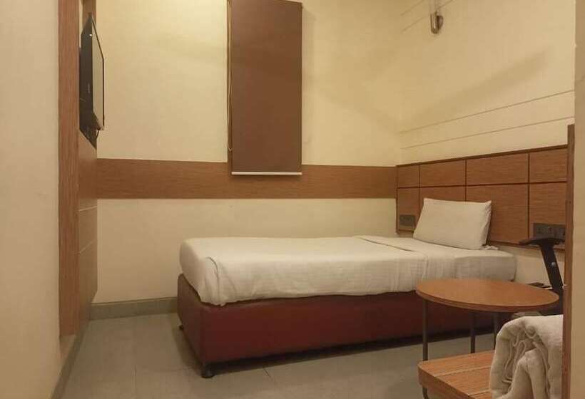 Max Hotels Prayagraj