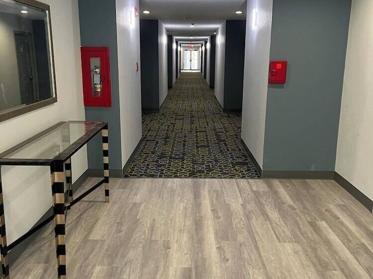 فندق على الطريق Relax Inn