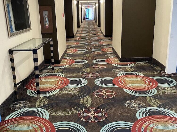 فندق على الطريق Relax Inn