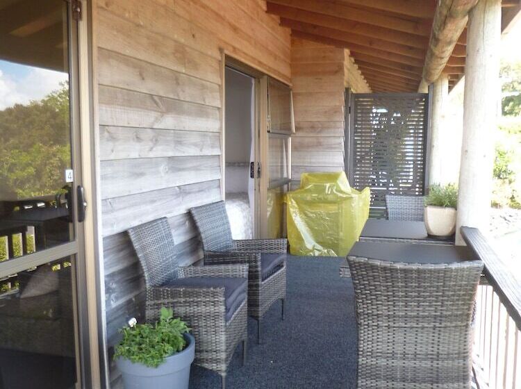 Opua Boutique Seaview Motel