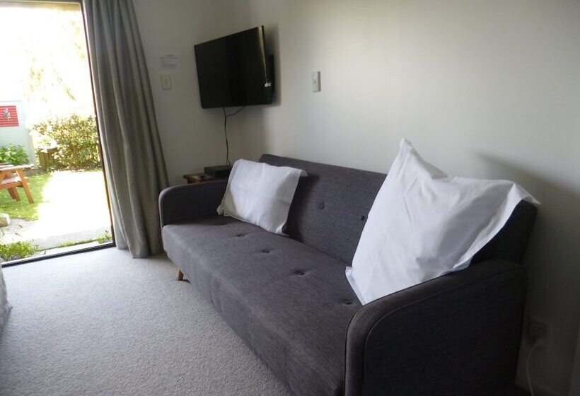 Opua Boutique Seaview Motel