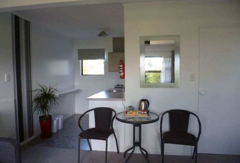 Opua Boutique Seaview Motel