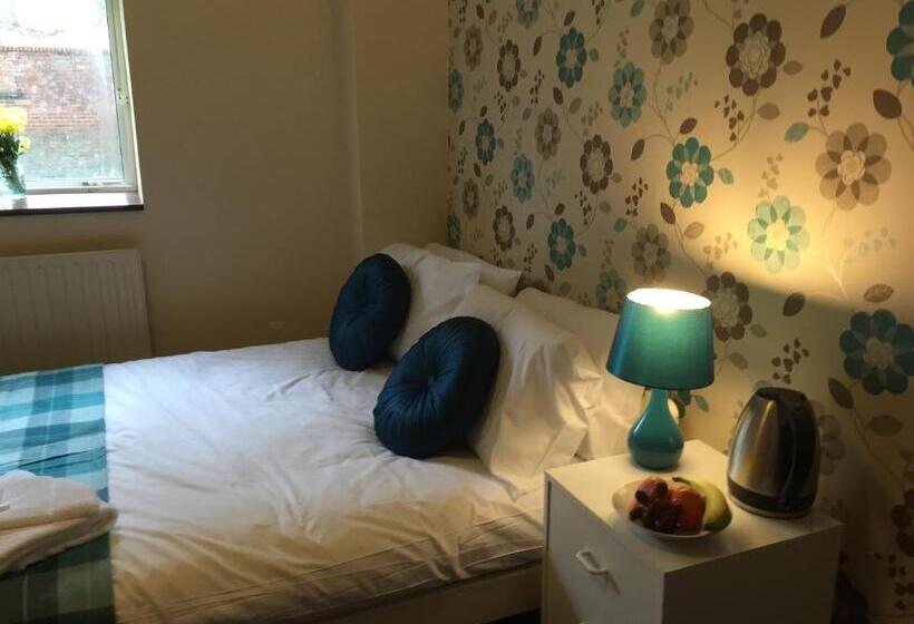 بنسيون Riverside Mews