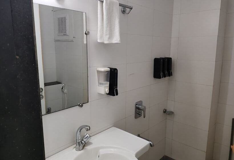 פנסיון Sapphero Resorts A Unit Of Shri Sai Hospitality