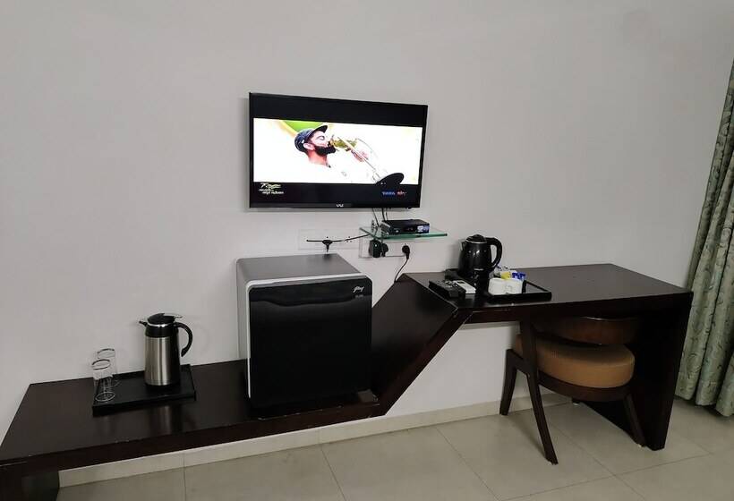 פנסיון Sapphero Resorts A Unit Of Shri Sai Hospitality