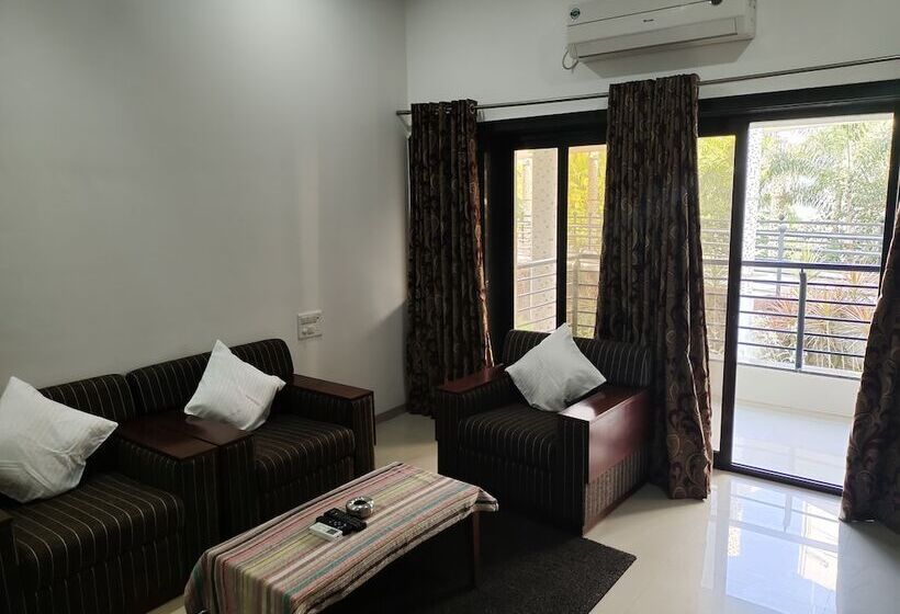 פנסיון Sapphero Resorts A Unit Of Shri Sai Hospitality