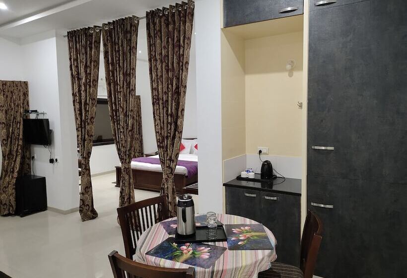 פנסיון Sapphero Resorts A Unit Of Shri Sai Hospitality