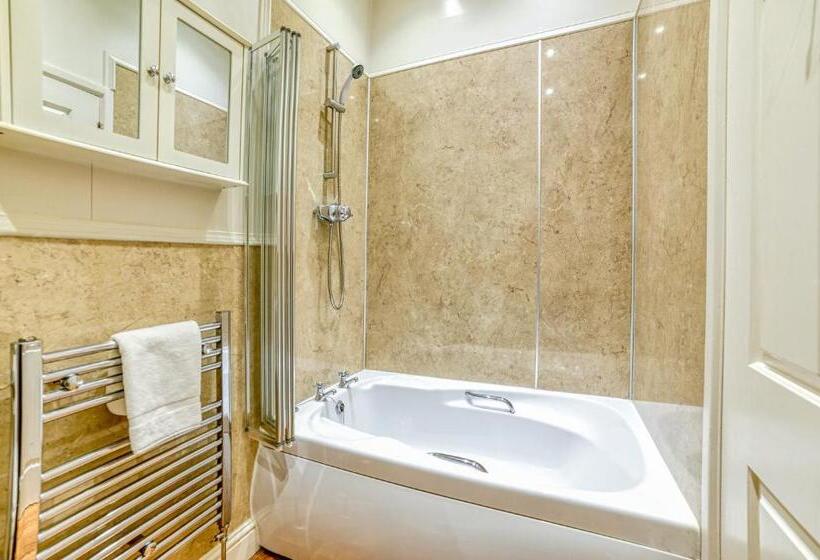 膳宿费 The Grove Cromer