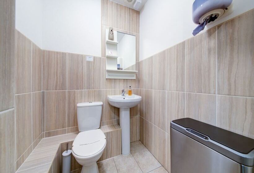 פנסיון The Regents Guest House