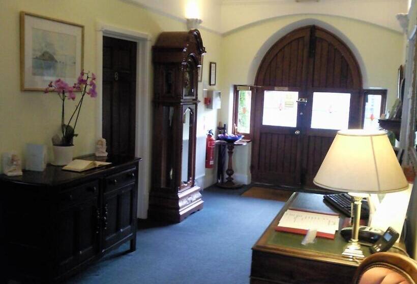 Trumbles Gatwick B&b