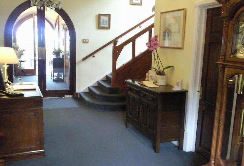 Trumbles Gatwick B&b