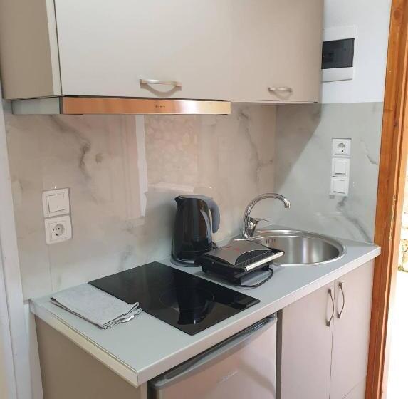 Apart Hotel Llazari