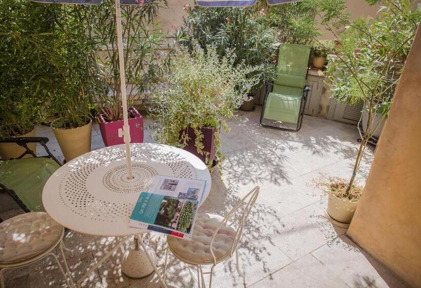 Bed and Breakfast Ancienne Maison Des Gardes