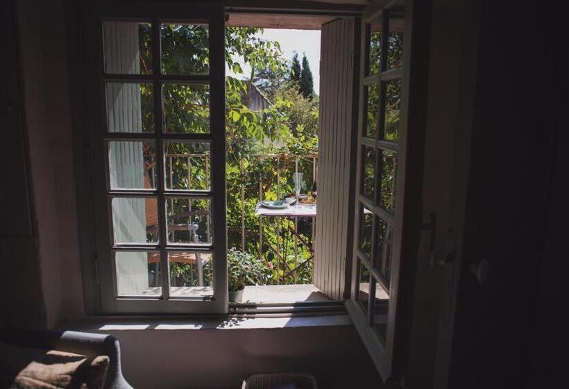 Bed and Breakfast Ancienne Maison Des Gardes