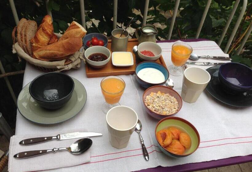 Bed and Breakfast Ancienne Maison Des Gardes