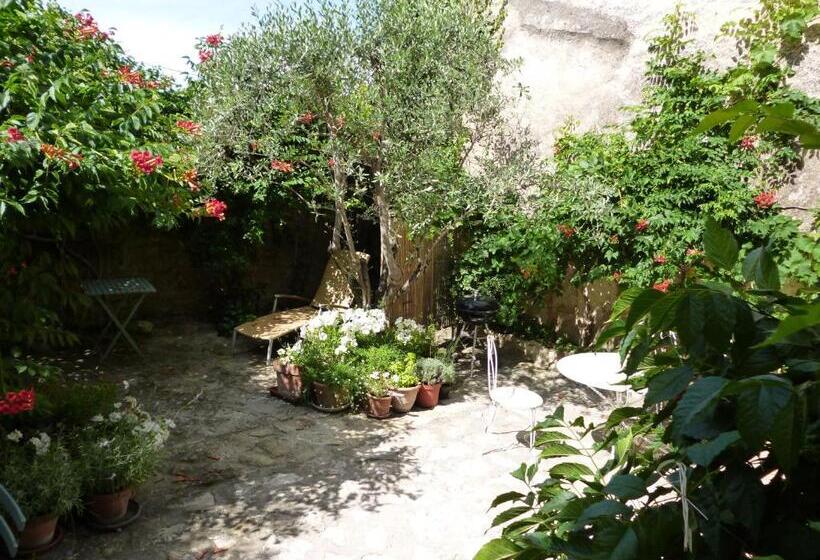 Bed and Breakfast Ancienne Maison Des Gardes