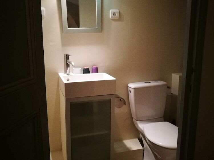 Bed and Breakfast Ancienne Maison Des Gardes