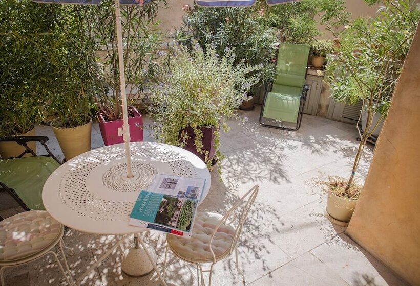 Bed and Breakfast Ancienne Maison Des Gardes