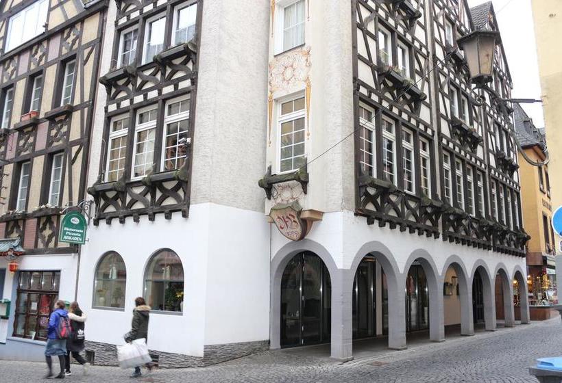 تختخواب و صبحانه Arkade