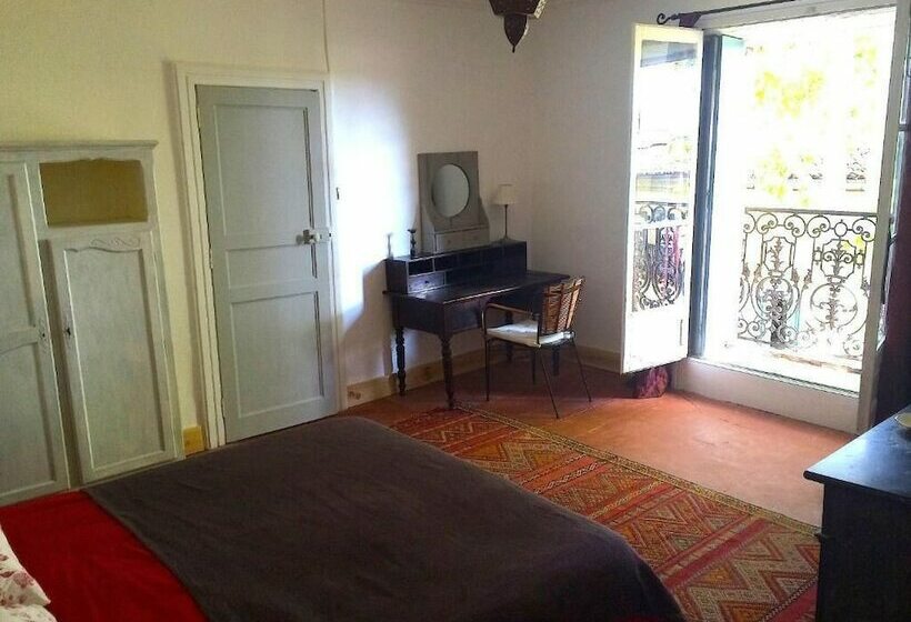 ベッドアンドブレックファースト Chambres D Hôtes La Cour D été