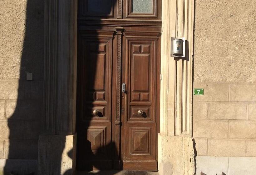 ベッドアンドブレックファースト Chambres D Hôtes La Cour D été